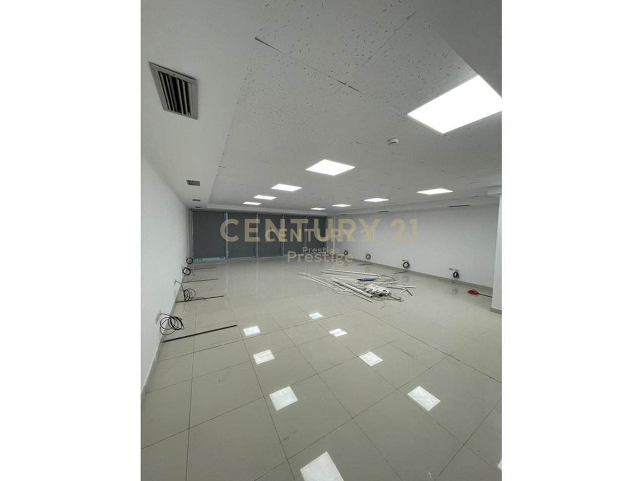 ROOM FOR RENT, NEAR UNIVERSITY BOOKSTORE, TIRANA!