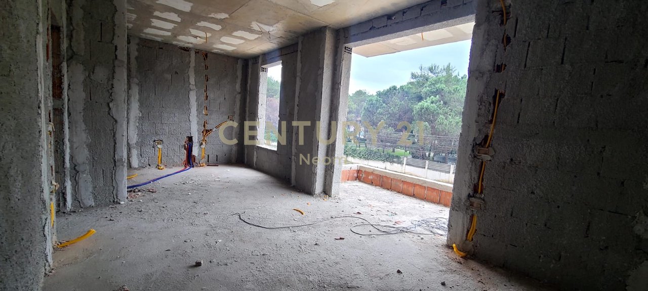 Shitet apartament 1+1+post parkimi  ne Qerret, ne Residencen Palm Paradise!