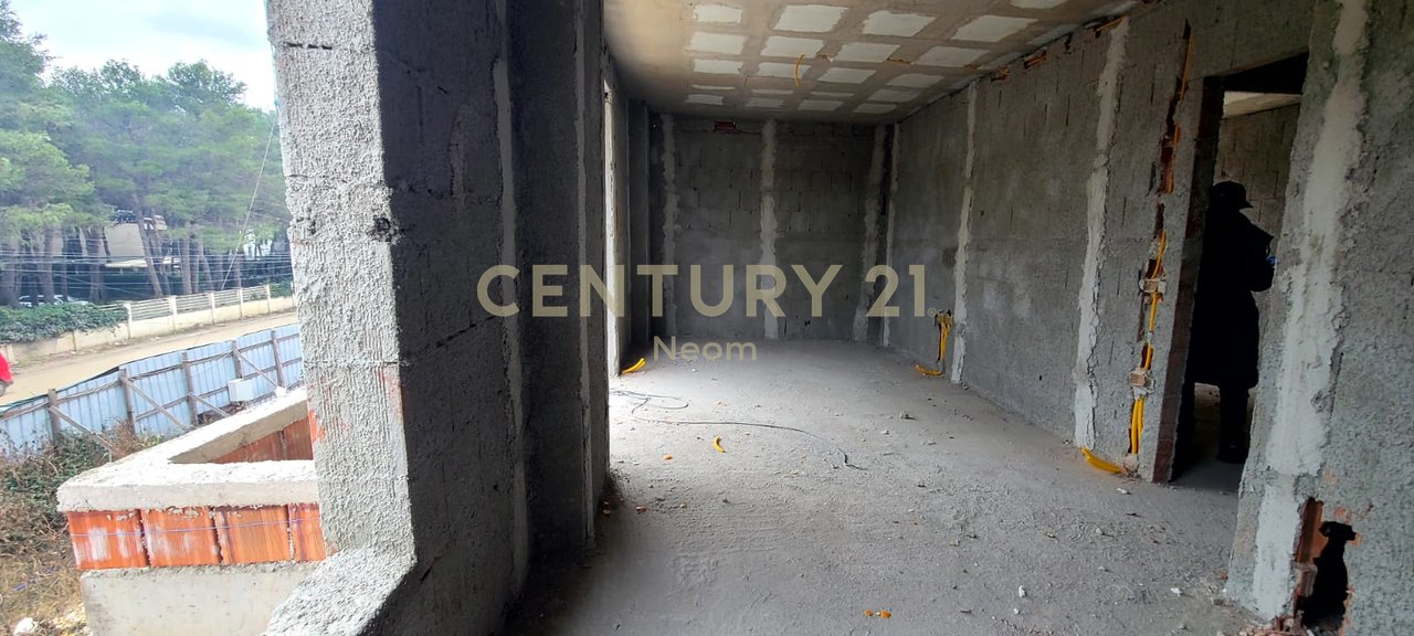 Shitet apartament 1+1+post parkimi  ne Qerret, ne Residencen Palm Paradise!