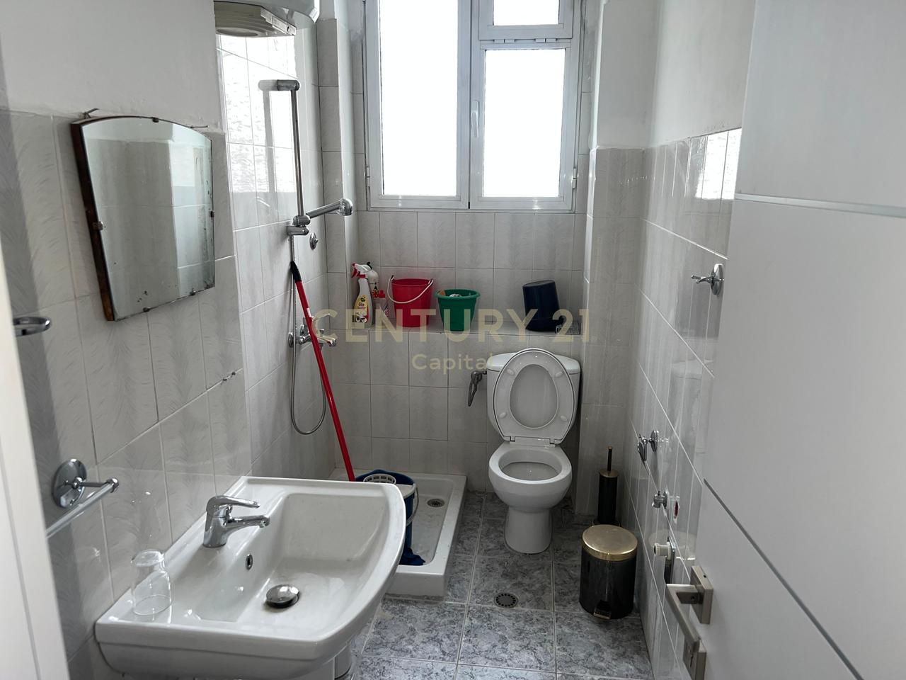 BUSINESS PREMISES FOR RENT – FLOOR 0, MAIN STREET, MAXIMUM VISIBILITY