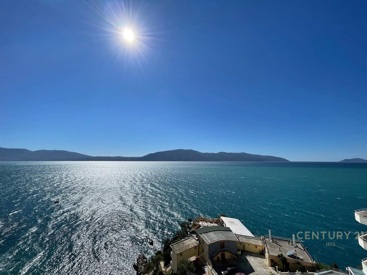 SHITET APARTAMENT 1+1 – VLORË
Pranë Marina Bay | Uji i Ftohtë