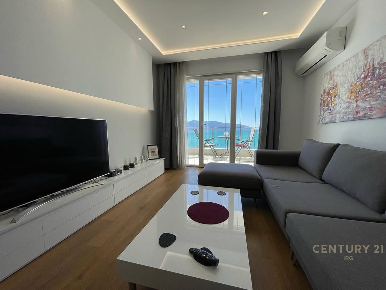 SHITET APARTAMENT 1+1 – VLORË
Pranë Marina Bay | Uji i Ftohtë