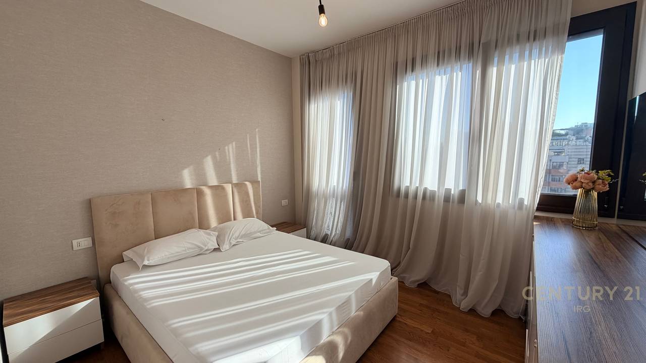 JEPET ME QIRA APARTAMENT 1+1 TEK RRUGA BARRIKADAVE !