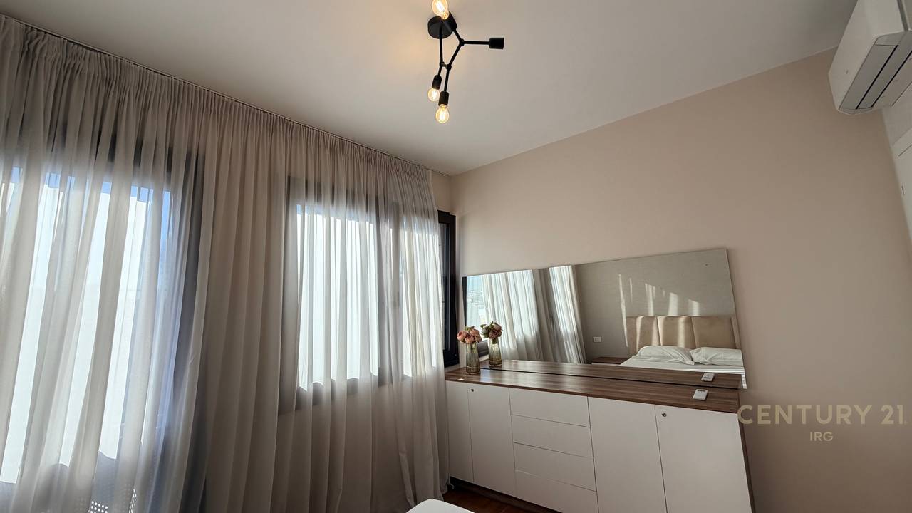 JEPET ME QIRA APARTAMENT 1+1 TEK RRUGA BARRIKADAVE !