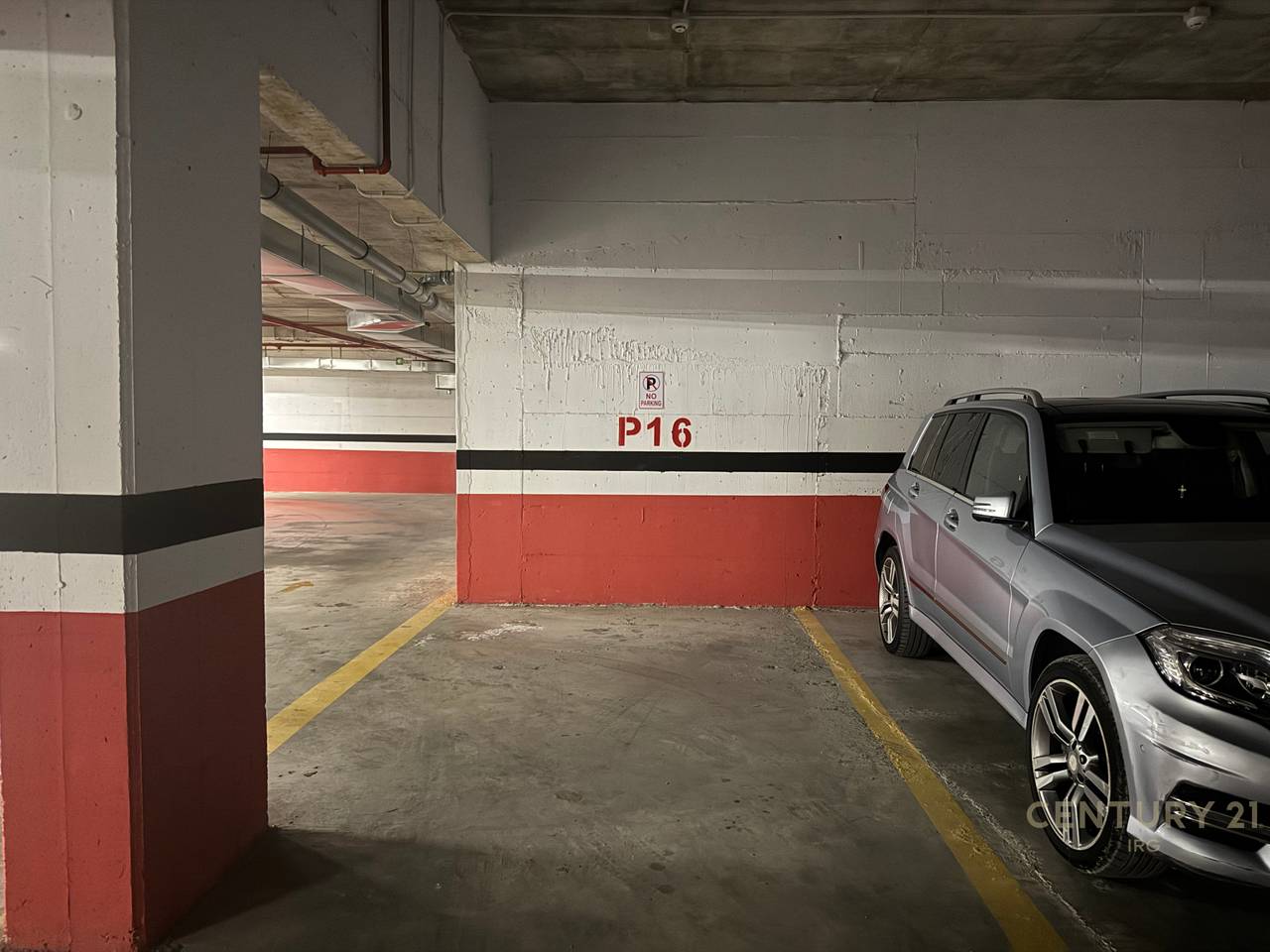 JEPET ME QIRA DUPLEKS ME POST PARKIMI TEK KODRA E DIELLIT  !