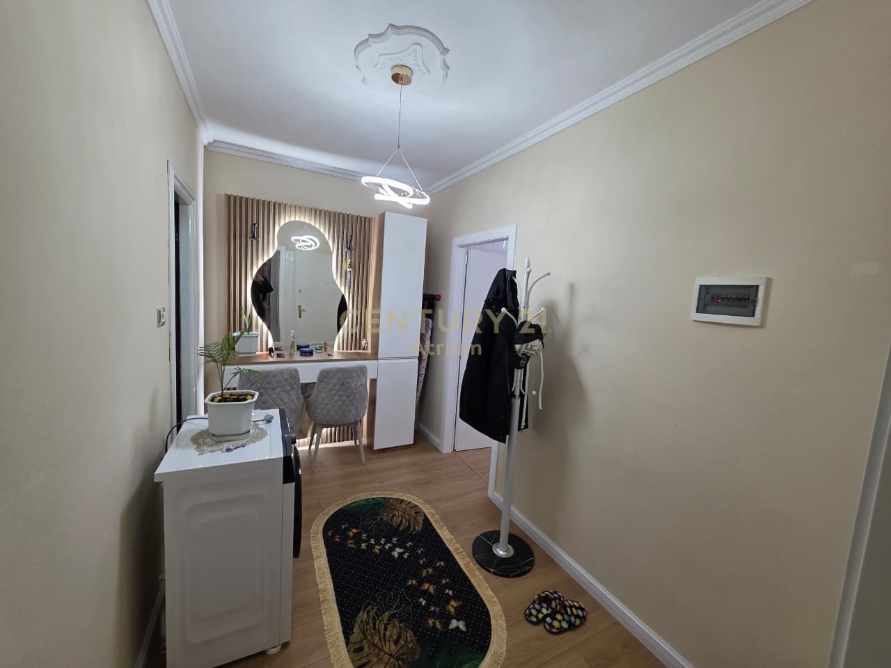 SHITET APARTAMENT 1+1 NE ZONEN E PORCELANIT (MBRAPA U.E.T)