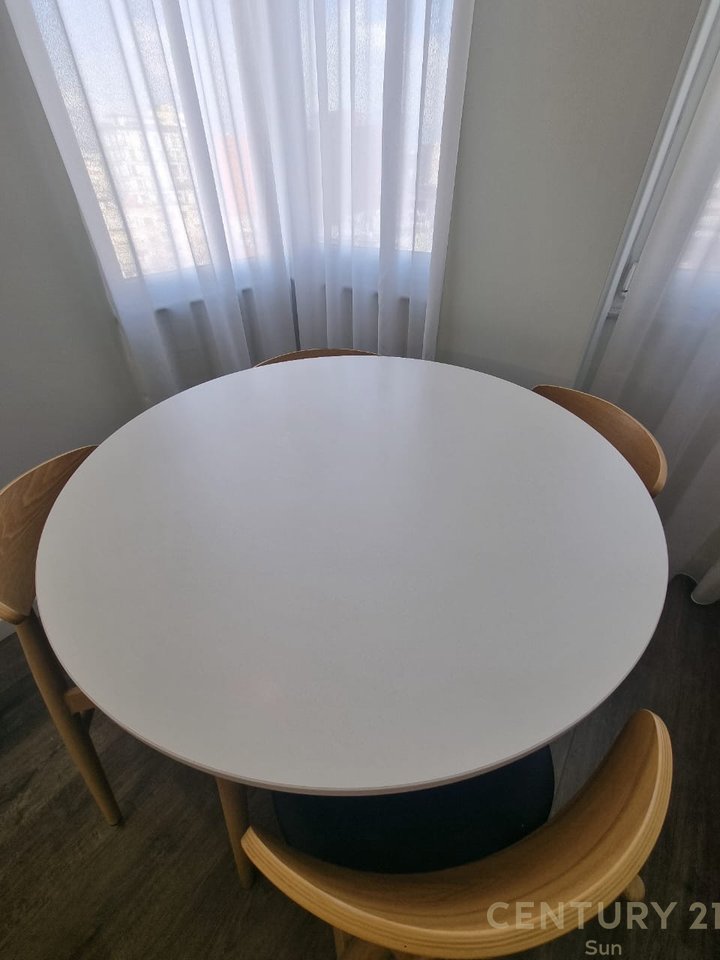 Shitet apartament modern 1+1 në shitje ne Rrugen Myslym Shyri!