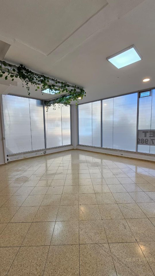 Ambjent komercial per qera tek Kodra e Diellit