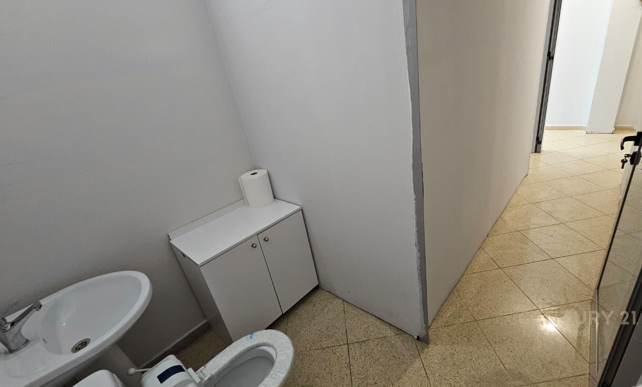 Ambjent komercial per qera tek Kodra e Diellit