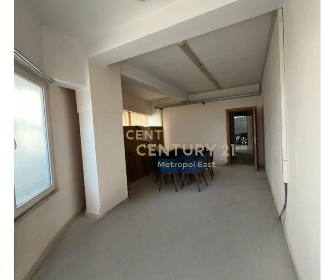 Shitet ambient tek Kodra e Diellit 1