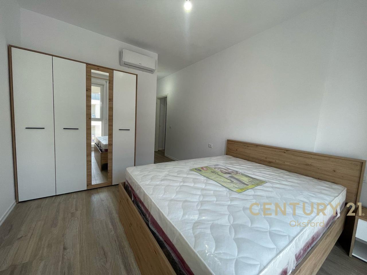APARTAMENT 2+1+2 ME POST PARKIMI PER QIRA TE UNIVERS CITY