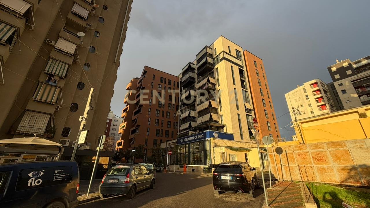 Apartament 3+1+2 per shitje tek Rruga e Kosovareve.