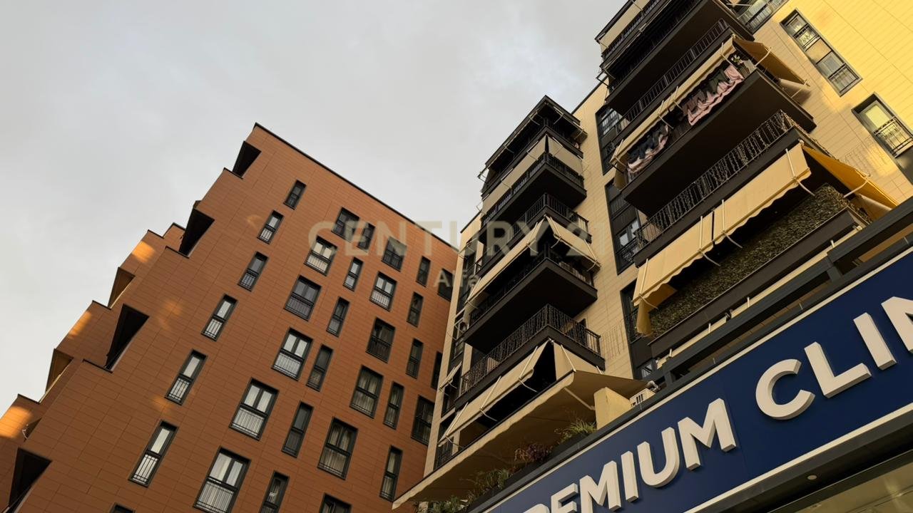 Apartament 3+1+2 per shitje tek Rruga e Kosovareve.