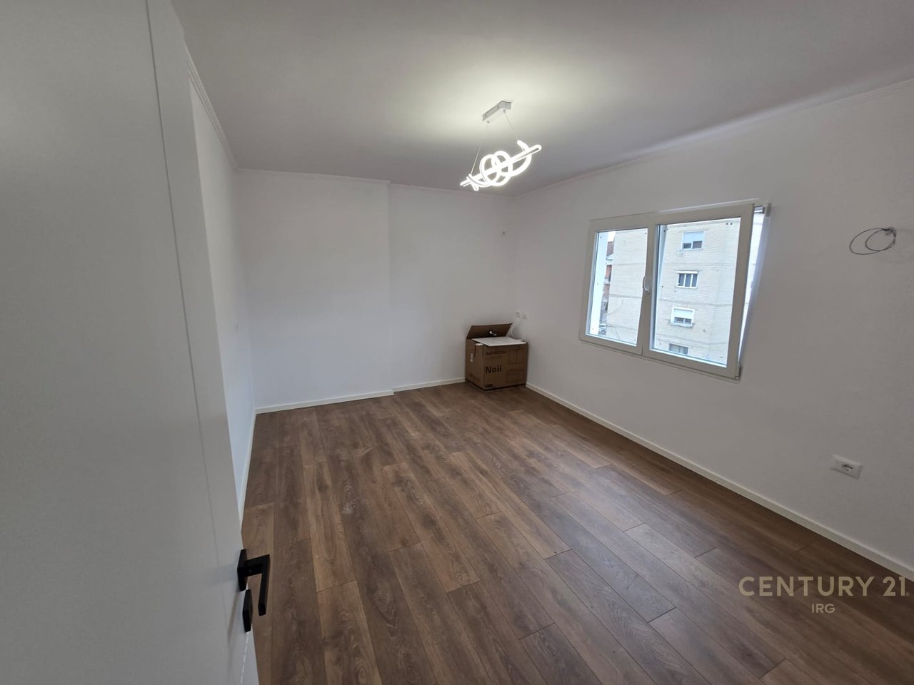 Apartament 1+1 tek Ali Demi, Tiranë