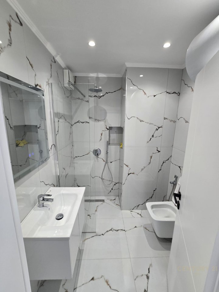 Apartament 1+1 tek Ali Demi, Tiranë