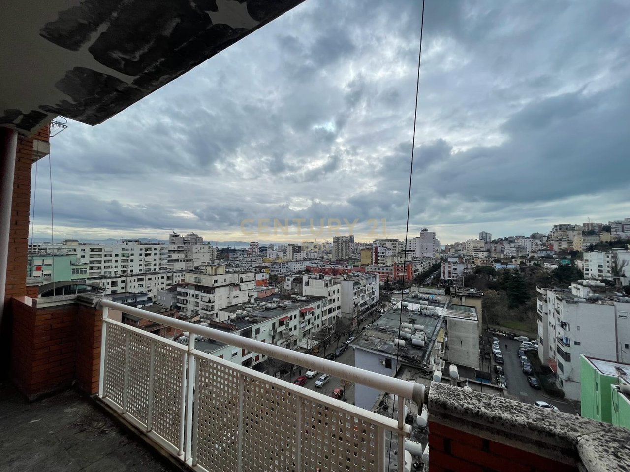 Apartament 2+1 me Verandë në Shitje pranë Muzeut, Durrës