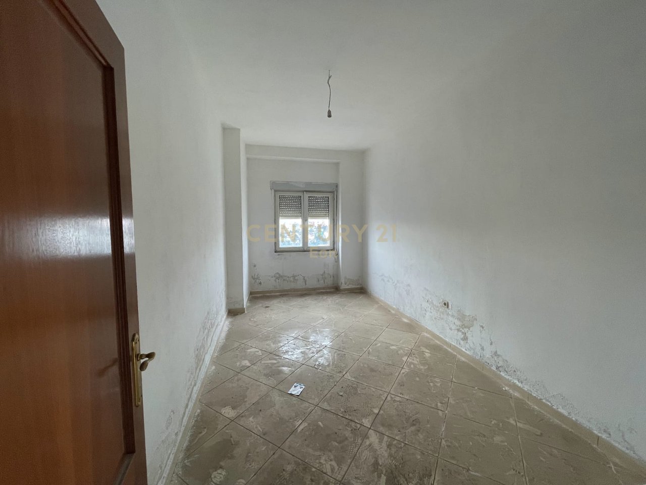 Apartament 2+1 me Verandë në Shitje pranë Muzeut, Durrës
