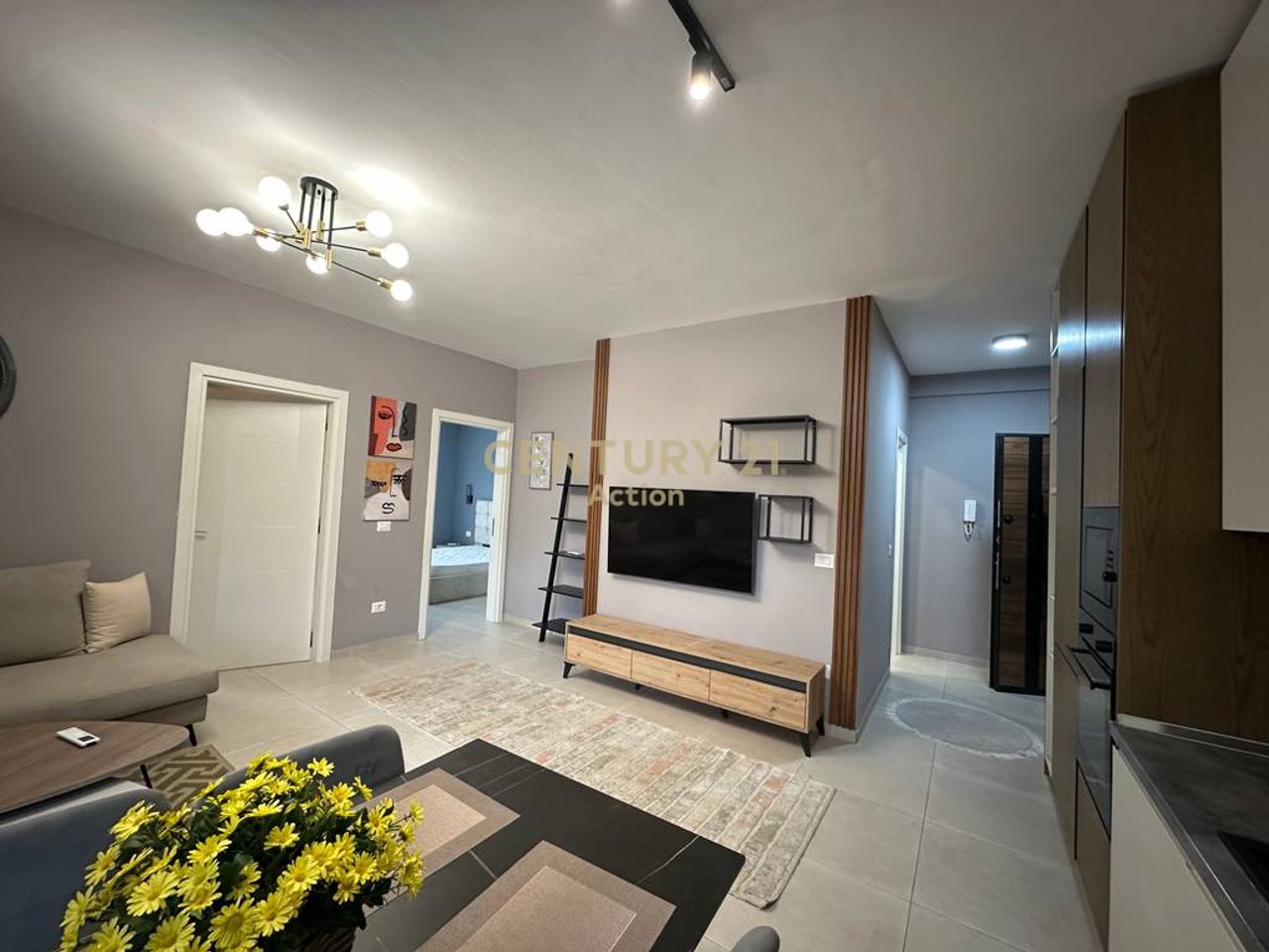 Jepet 2+1+2 me qira te Rezidenca Botaniku,
(Albania College).