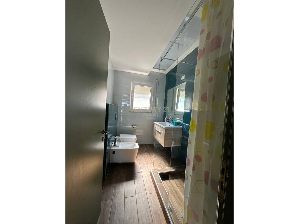 ✨ Si affitta appartamento moderno 2+1 vicino al Lago Secco, alla fine della via Peti.