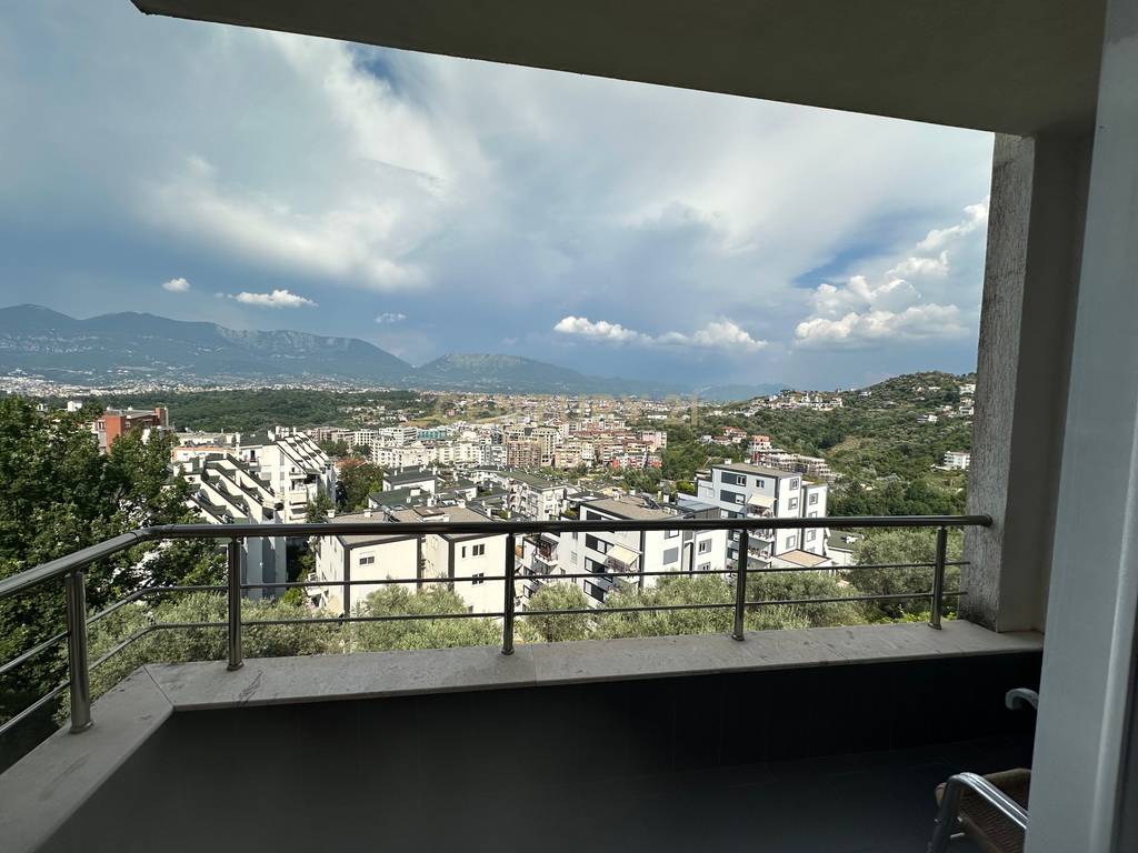 ✨ Si affitta appartamento moderno 2+1 vicino al Lago Secco, alla fine della via Peti.