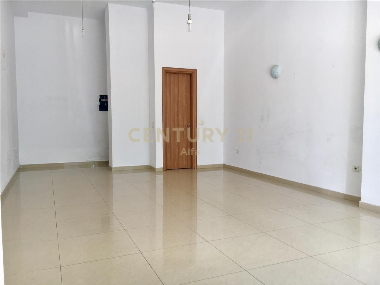 Unit for Sale on Barrikadave Street!