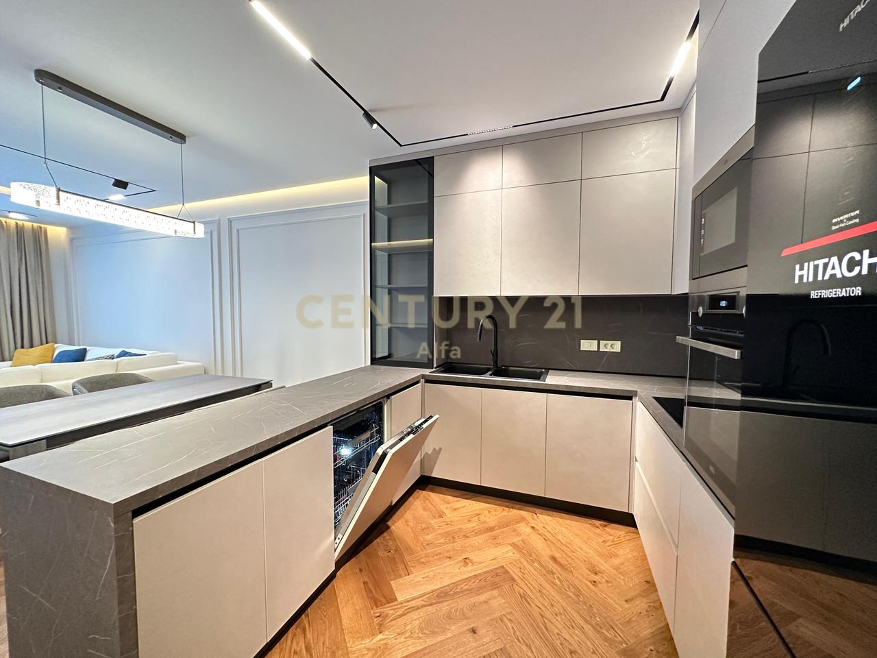 Apartament Luksoz 3+1+2 + Post Parkimi per Qira tek "Golden Residence"!
