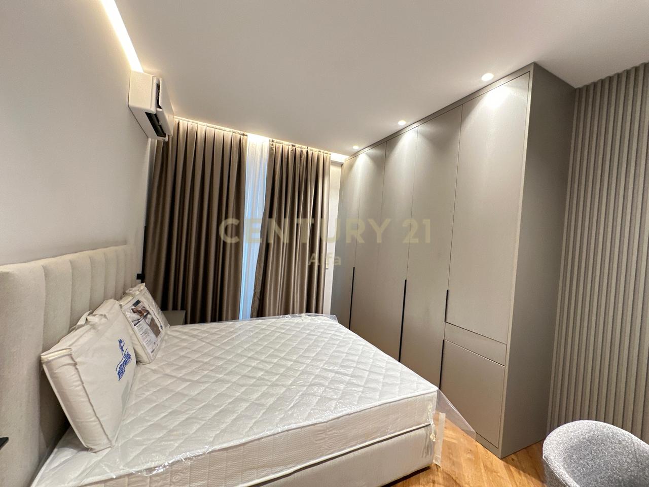 Apartament Luksoz 3+1+2 + Post Parkimi per Qira tek "Golden Residence"!
