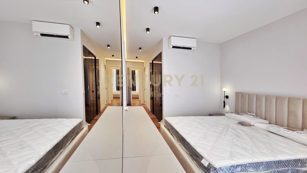 Apartament Luksoz 3+1+2 + Post Parkimi per Qira tek "Golden Residence"!
