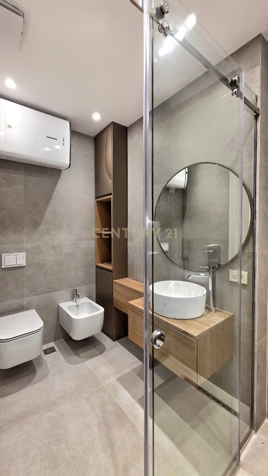 Apartament Luksoz 3+1+2 + Post Parkimi per Qira tek "Golden Residence"!
