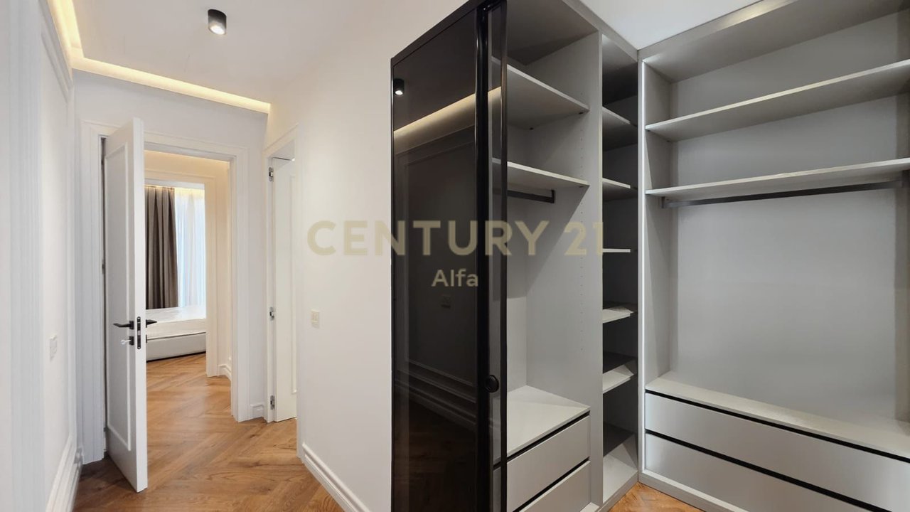 Apartament Luksoz 3+1+2 + Post Parkimi per Qira tek "Golden Residence"!
