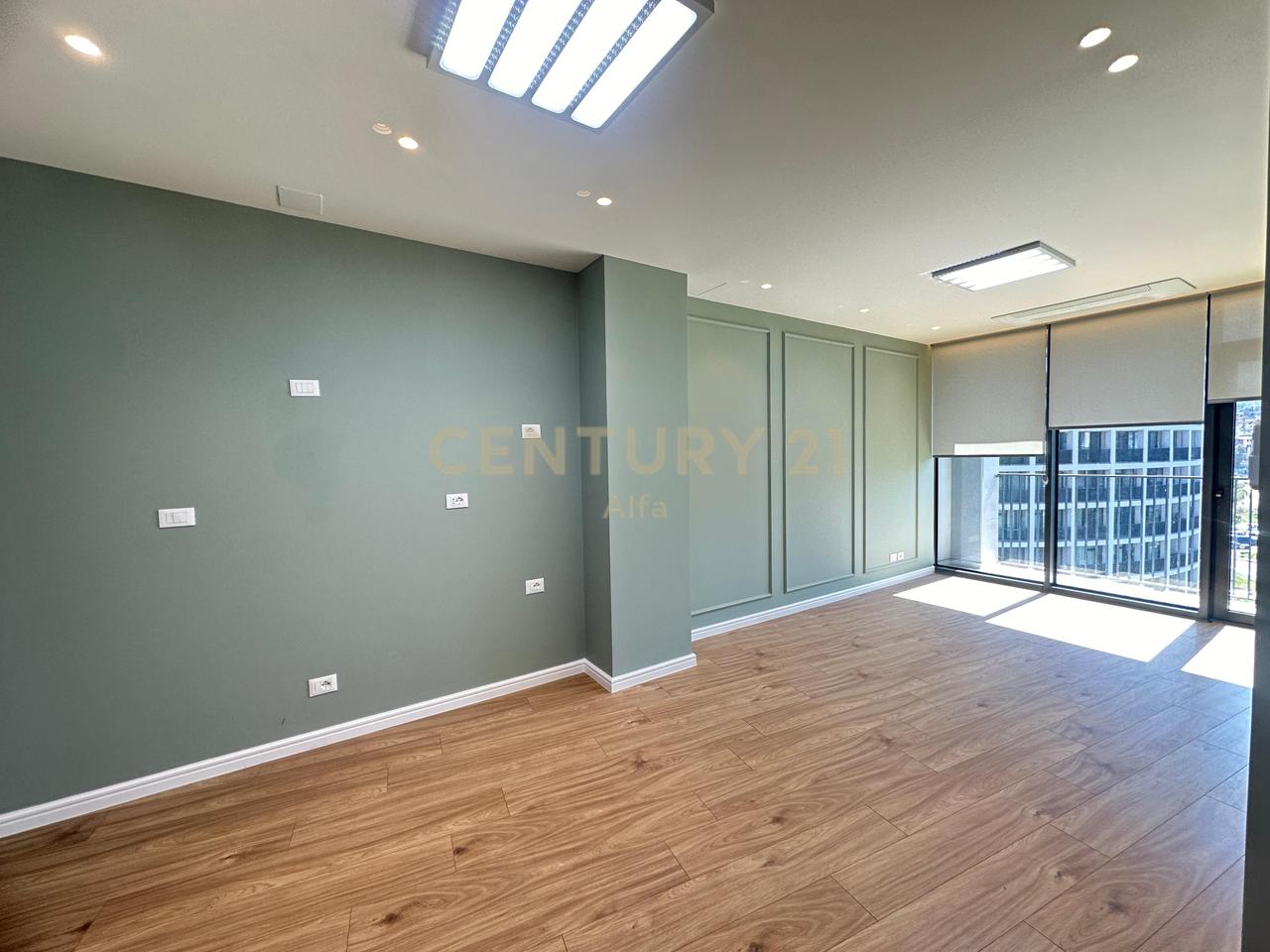 Office + 2 Parking Spaces for Rent at Lake View!