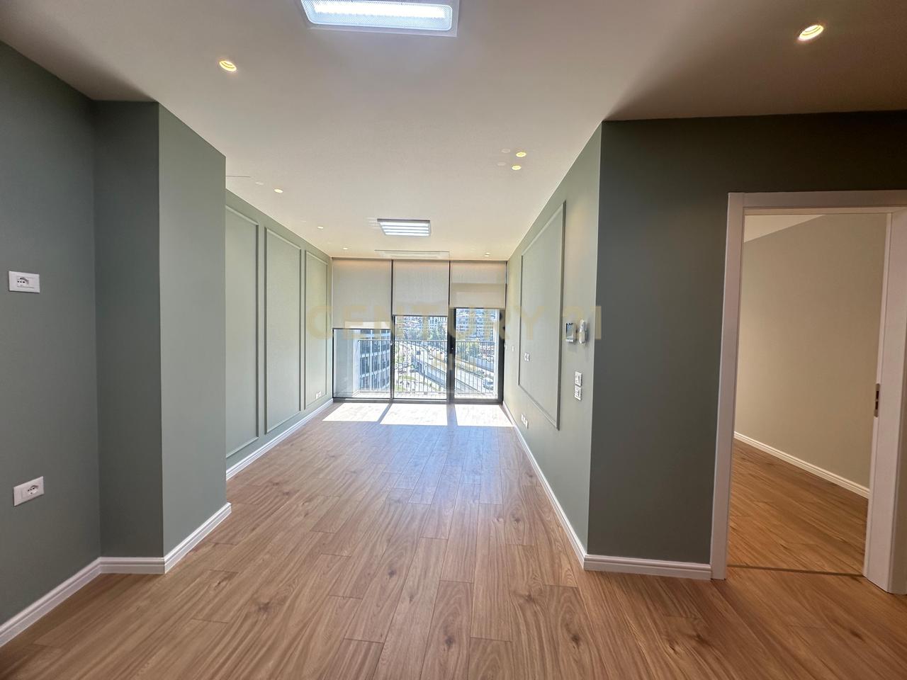 Office + 2 Parking Spaces for Rent at Lake View!