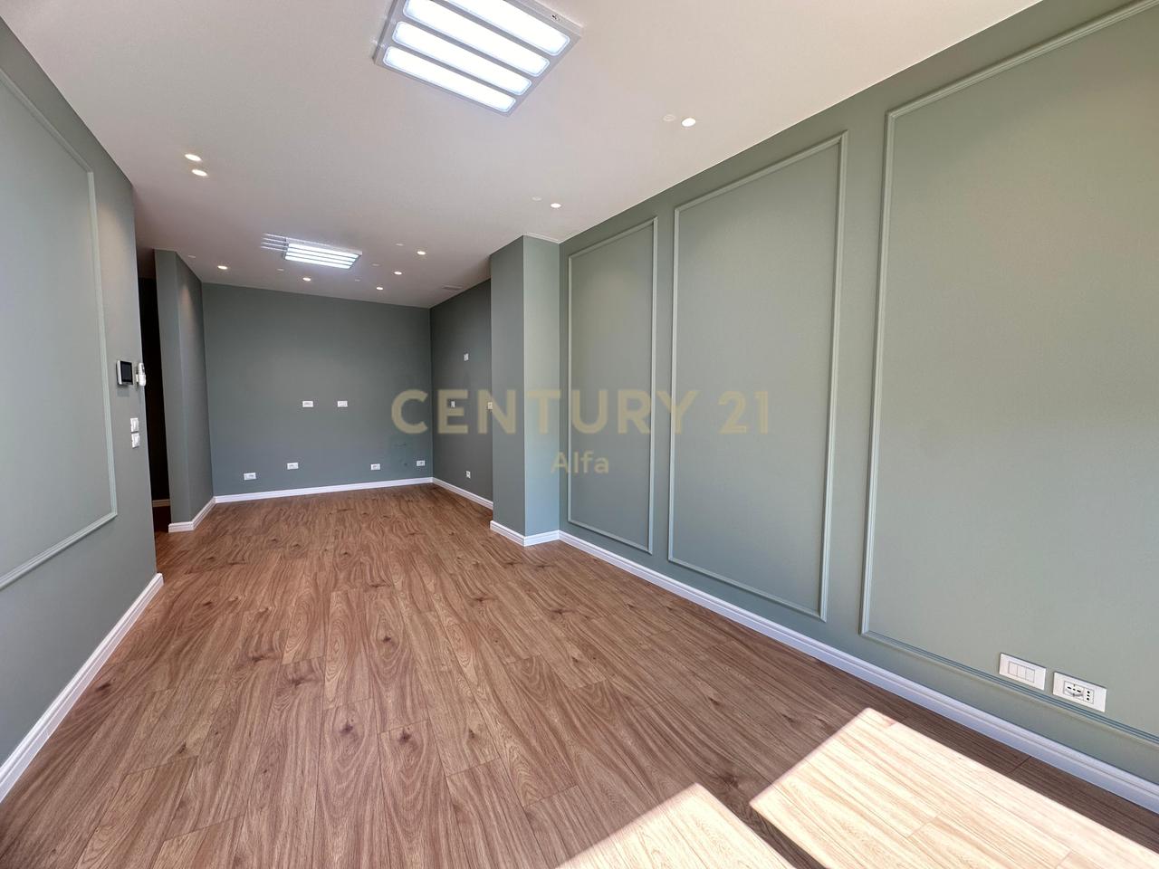 Office + 2 Parking Spaces for Rent at Lake View!