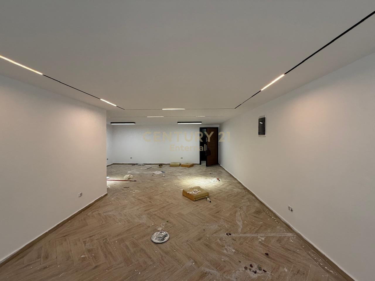 Commercial Space Main Road  for Rent near the United School