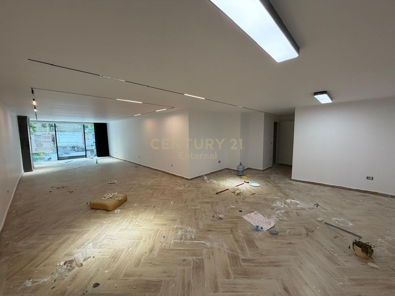 Commercial Space Main Road  for Rent near the United School