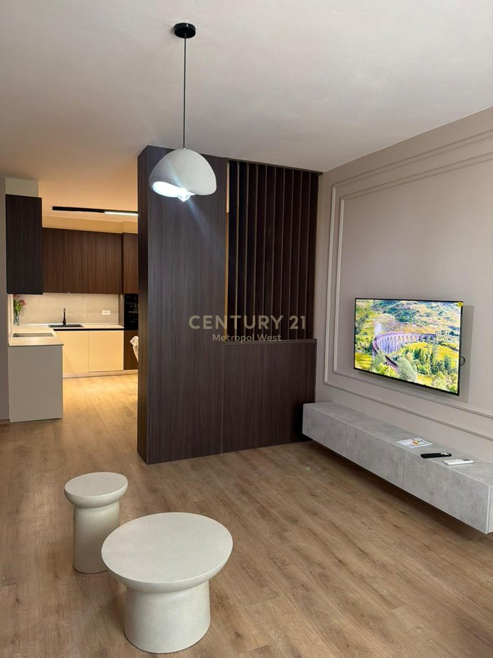 Jepet me Qira Apartament 2+1+2 me Post Parkimi – Kompleksi Xheluks, Rr. e Elbasanit