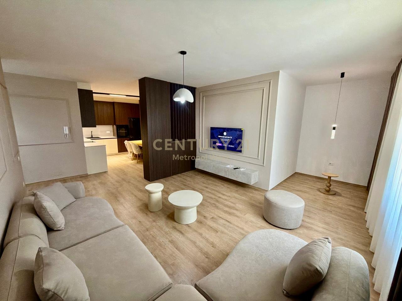 Jepet me Qira Apartament 2+1+2 me Post Parkimi – Kompleksi Xheluks, Rr. e Elbasanit