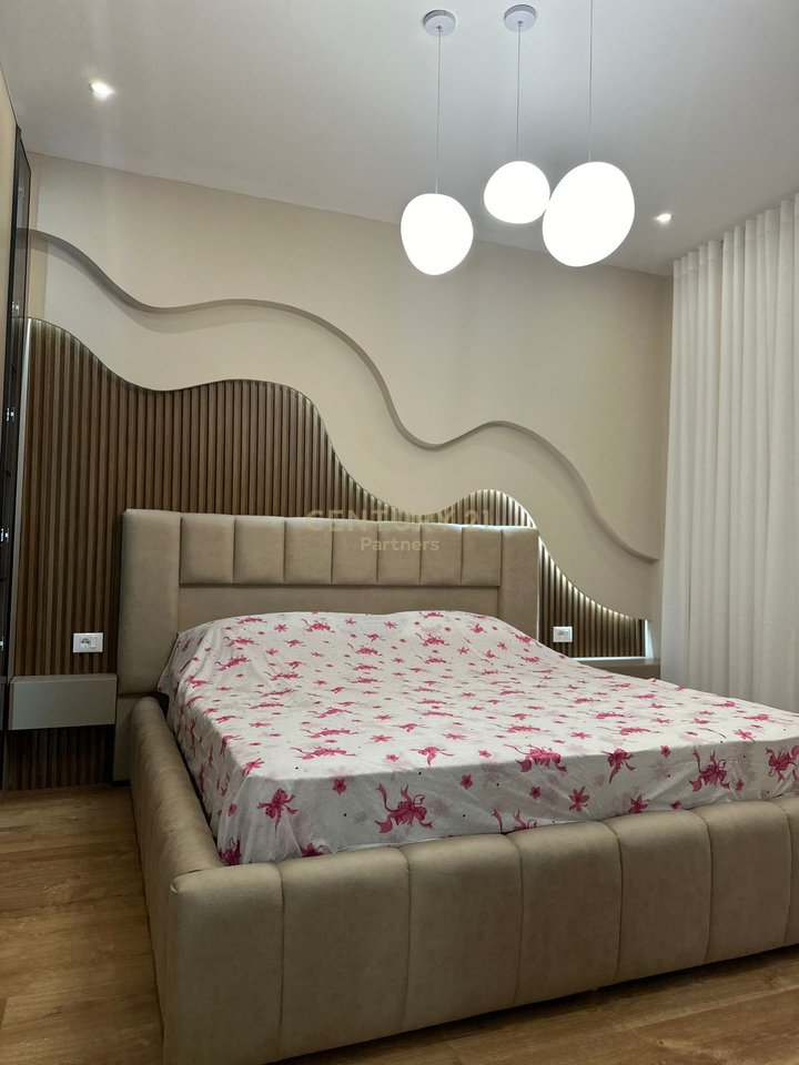 JAPIM ME QIRA APARTAMENT 2+1 TE SHKOLLA KUQE !