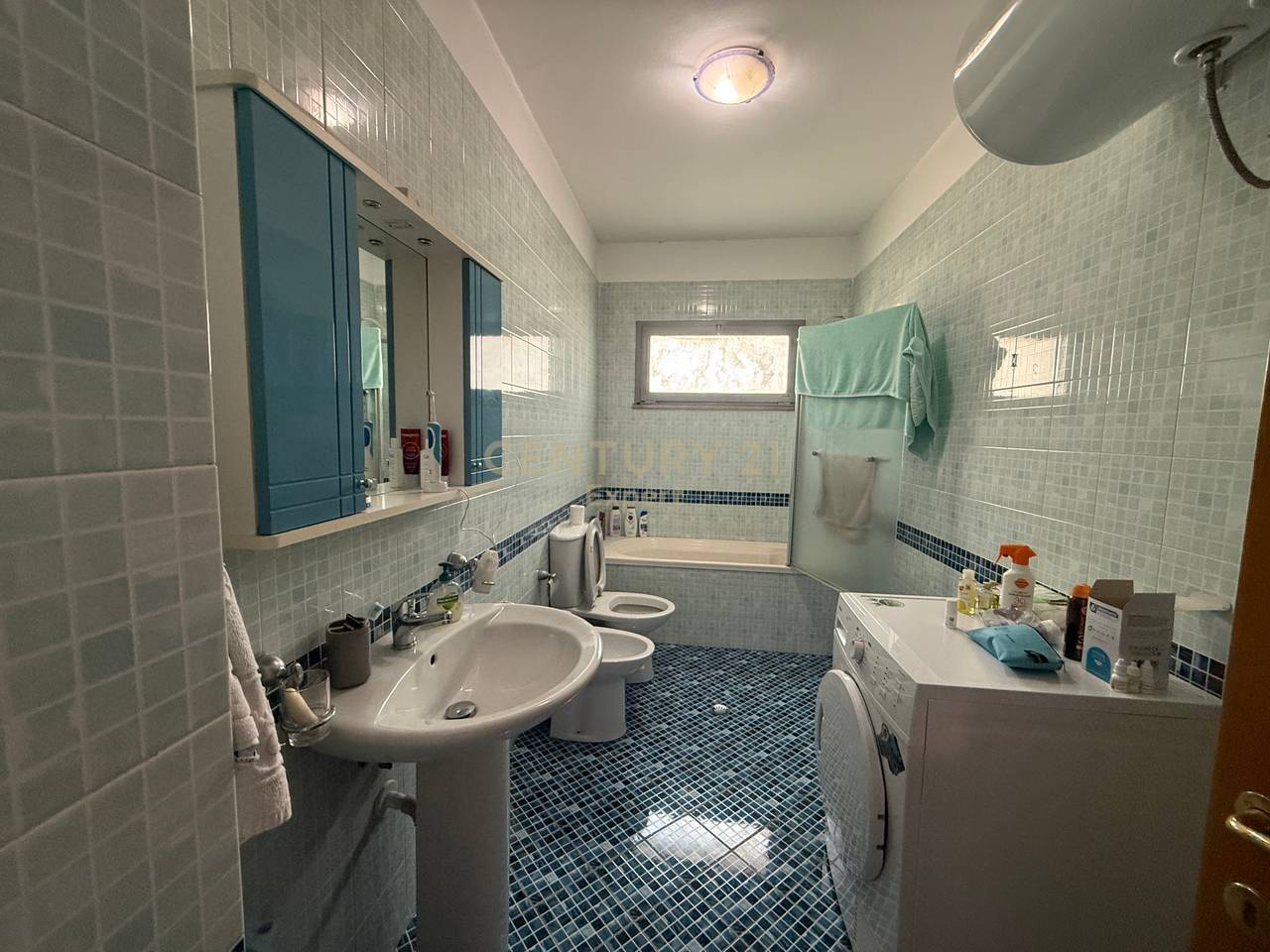 APARTAMENT 2+1+2 PER SHITJE PERBALLE RING CENTER,ZOGU I ZI!
