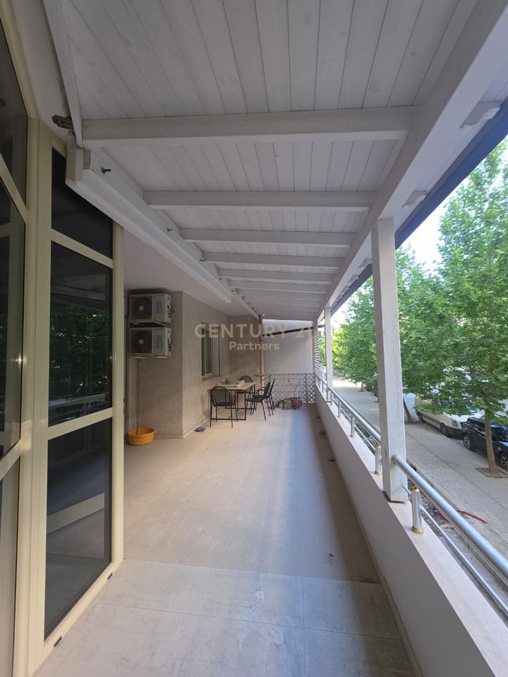 JEPET ME QIRA APARTAMENT 2+1+2 ME VERANDE NE LUNGOMARE, PRANE POSEIDON RESIDENCE
