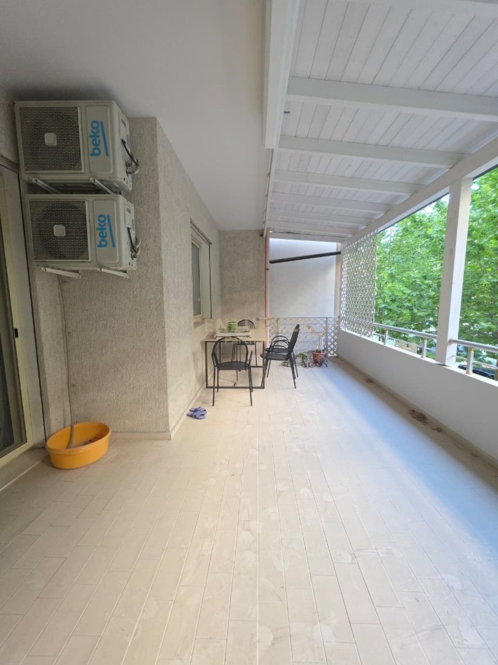 JEPET ME QIRA APARTAMENT 2+1+2 ME VERANDE NE LUNGOMARE, PRANE POSEIDON RESIDENCE