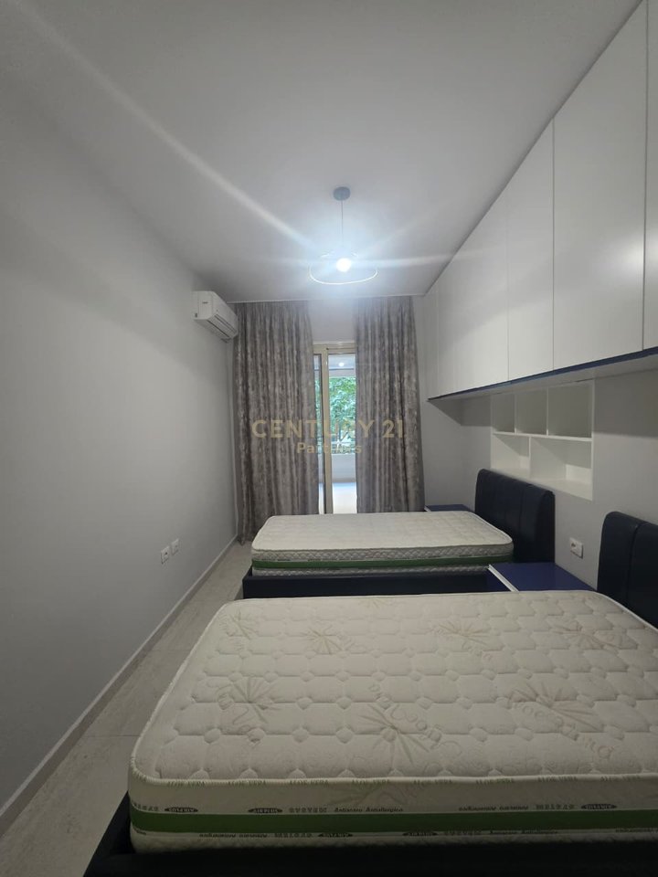JEPET ME QIRA APARTAMENT 2+1+2 ME VERANDE NE LUNGOMARE, PRANE POSEIDON RESIDENCE