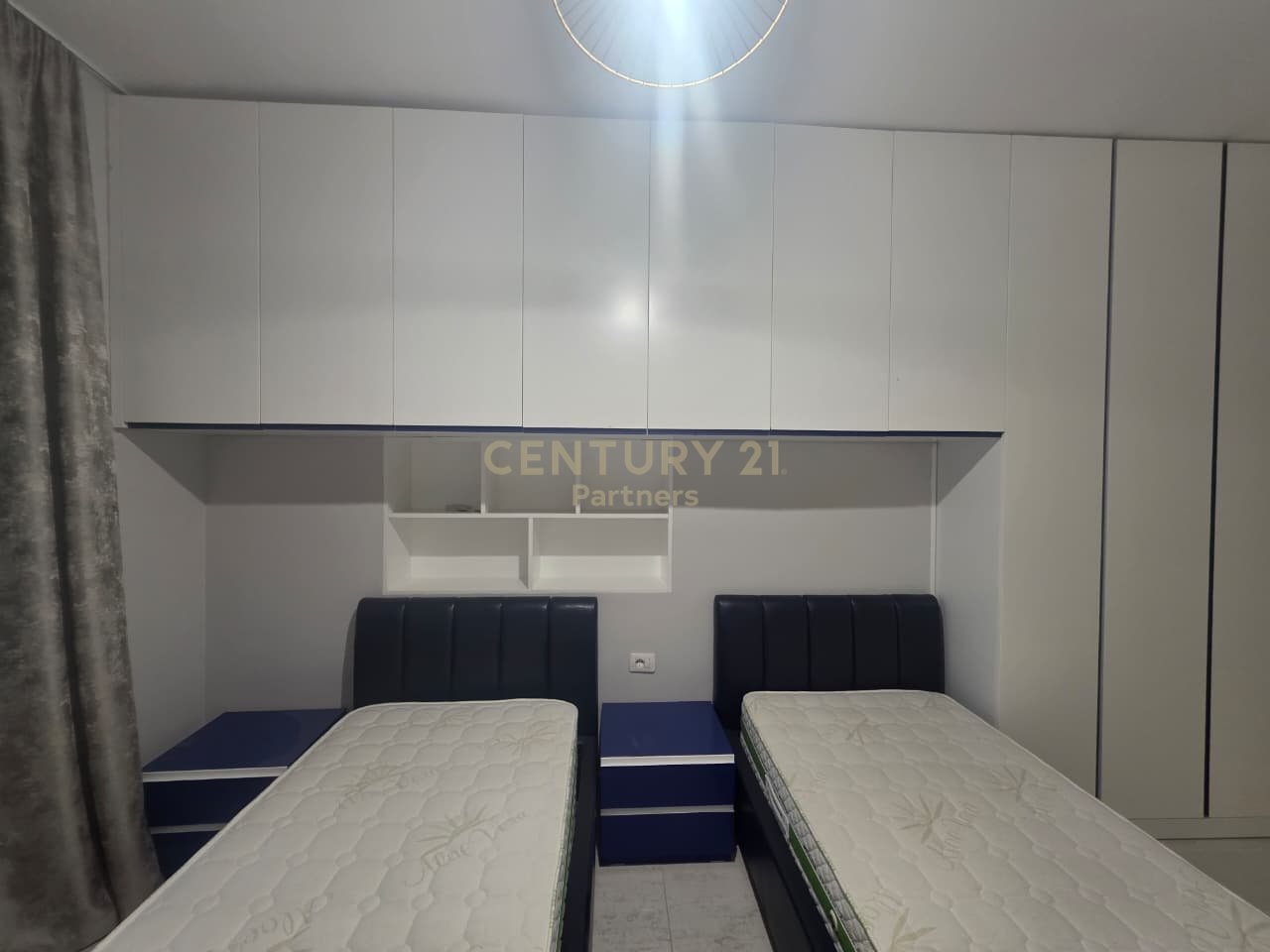 JEPET ME QIRA APARTAMENT 2+1+2 ME VERANDE NE LUNGOMARE, PRANE POSEIDON RESIDENCE