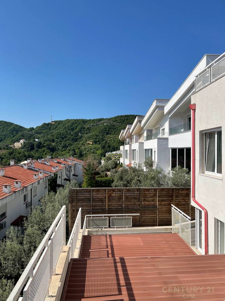 VILLA WITH POOL FOR SALE, KODRA E DIELLIT!