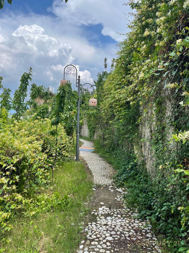 VILLA WITH POOL FOR SALE, KODRA E DIELLIT!