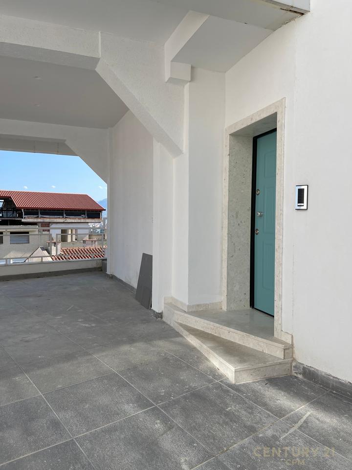 VILLA WITH POOL FOR SALE, KODRA E DIELLIT!