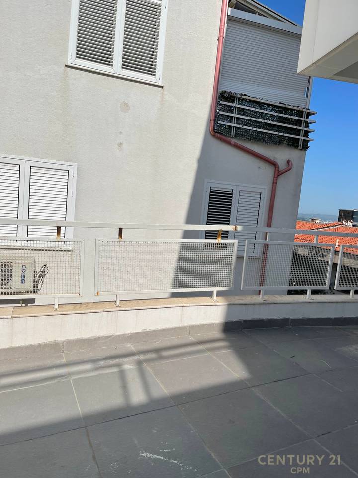 VILLA WITH POOL FOR SALE, KODRA E DIELLIT!