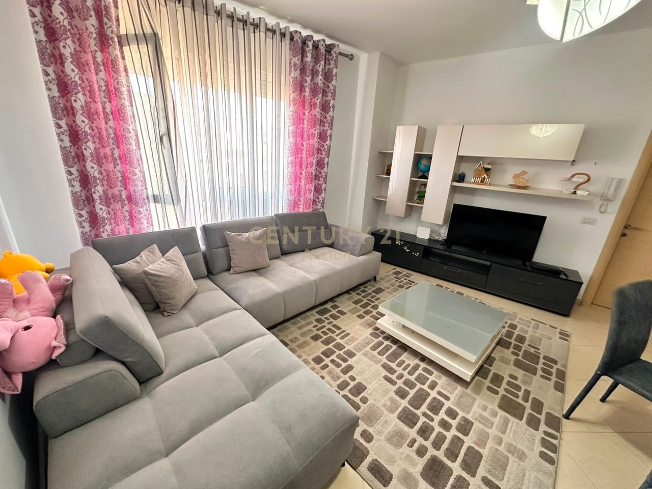🏡 Apartament 2+1 në Kompleksin Kontakt, Rruga Ndre Mjeda