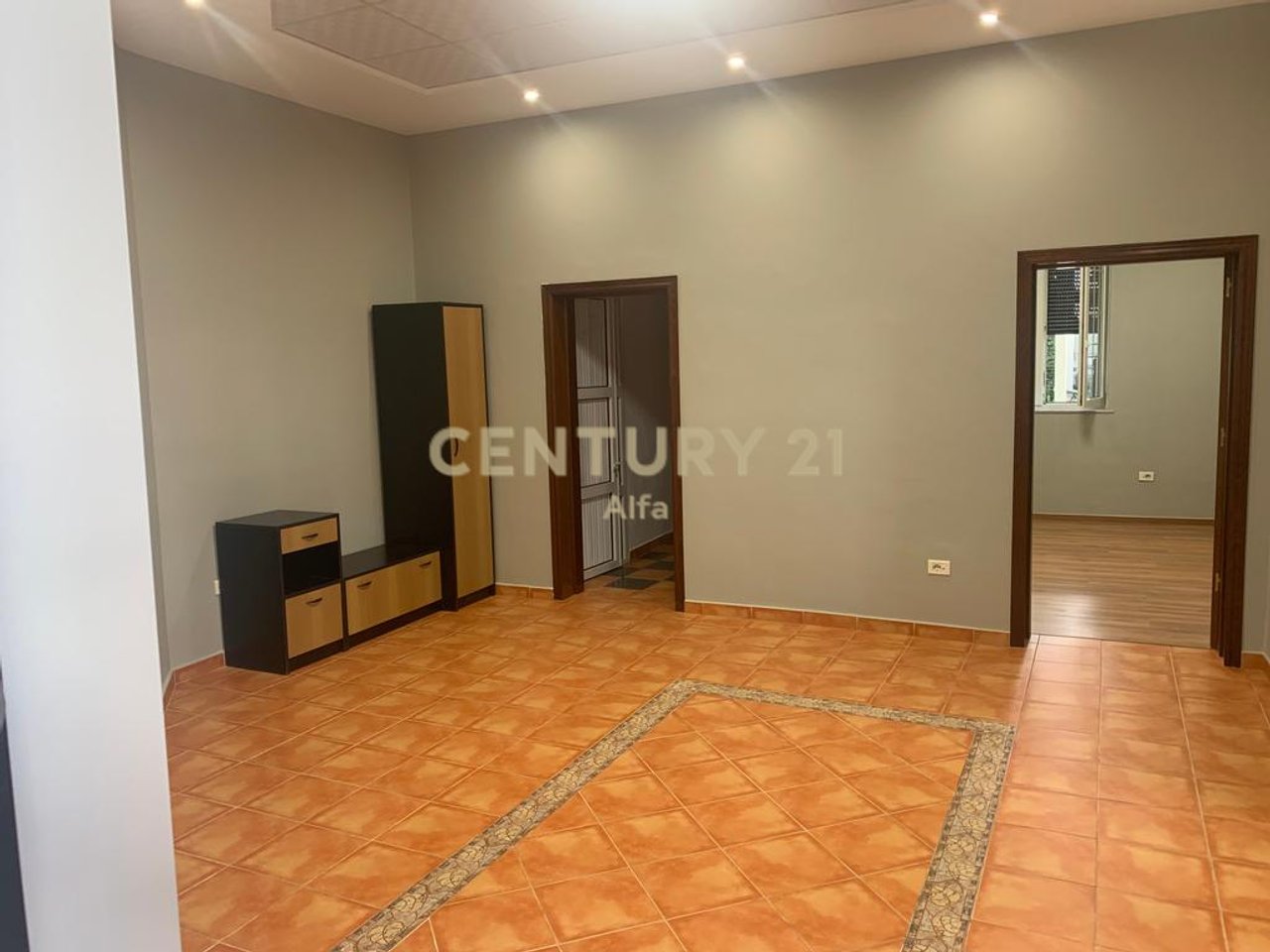 Locale in affitto con una superficie di 158m² nel vecchio blocco!