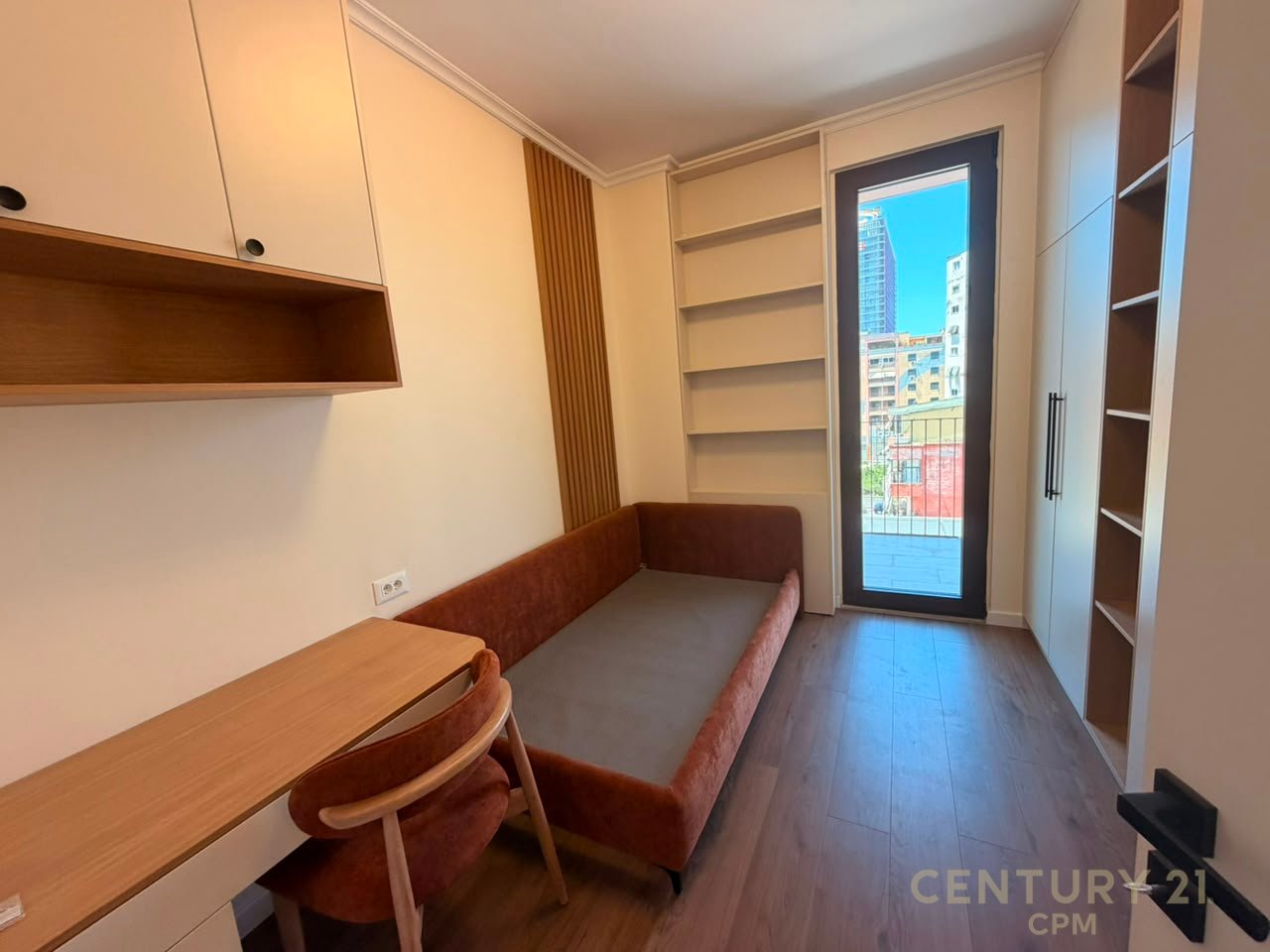 TEK ALTANA, APARTAMENT 2+1+2+POST PARKIMI PER QIRA!